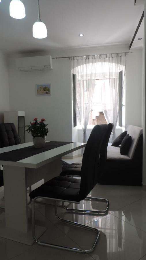 Apartment & Room Ivan شيبينيك المظهر الخارجي الصورة